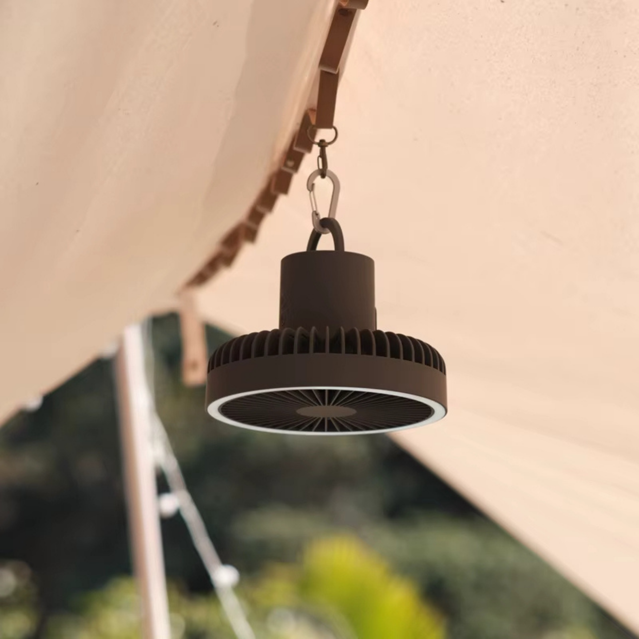 AirBreeze Camping-Ventilator mit LED-Licht