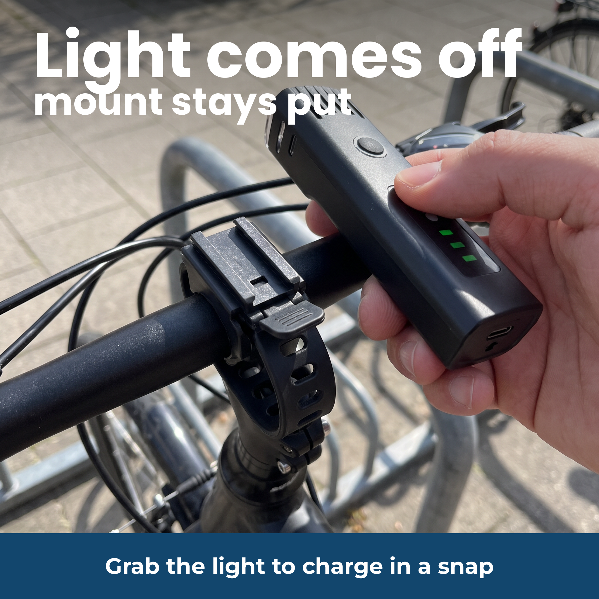 [en] Light removable, mount stays on